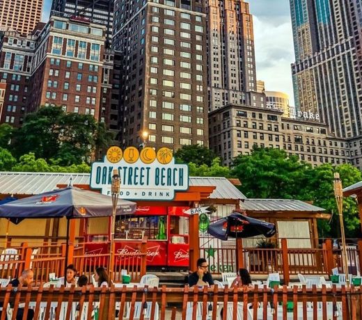 Level Chicago - Old Town