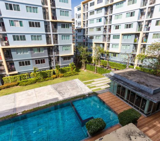 Pool and garden view FastInternet Easy2Patong