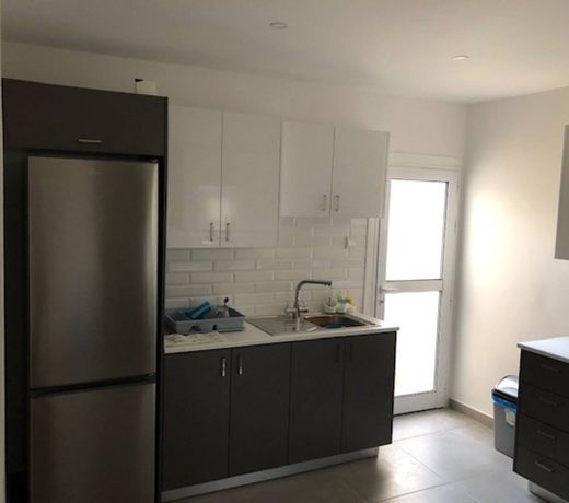 Clean, modern, close to city centre and beach apt