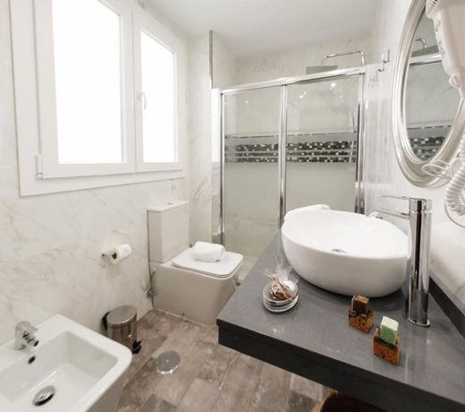 Hercules Boutique Hotel