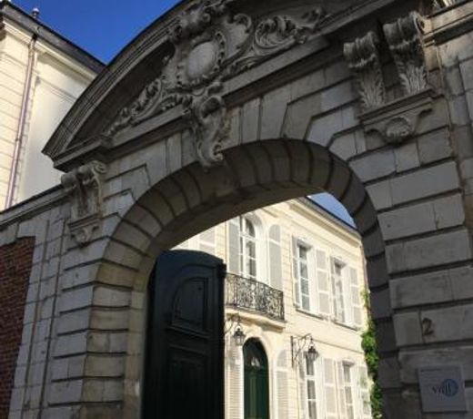 Entre Cour et Jardin