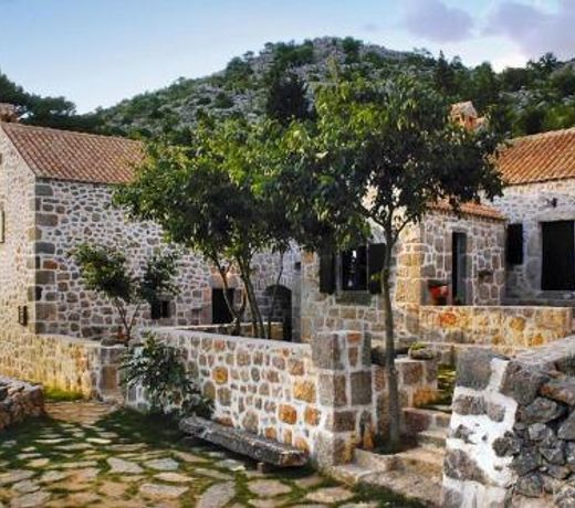Vacation home Varos, Starigrad Paklenica