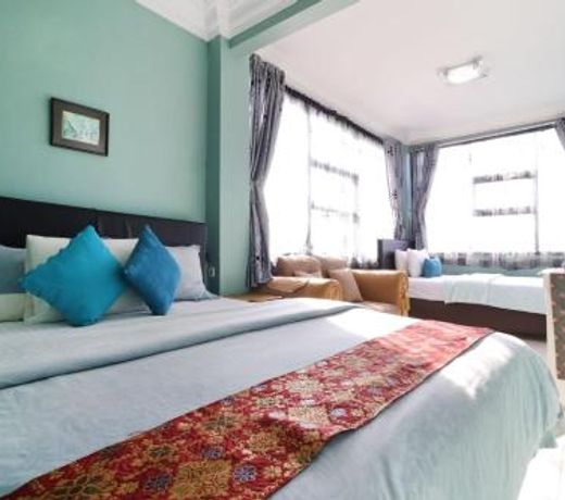Lembur Incu Syariah Villa & Resto
