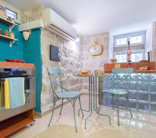 Boutique Garden Apt, Central Jerusalem, Parking!