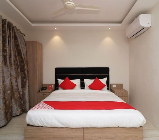 OYO 23542 Flagship Hotel Shyam