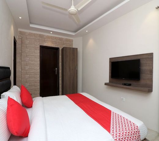 OYO 23542 Flagship Hotel Shyam