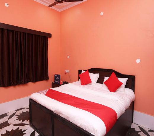 OYO 22221 Yadav Hotel