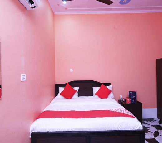 OYO 22221 Yadav Hotel