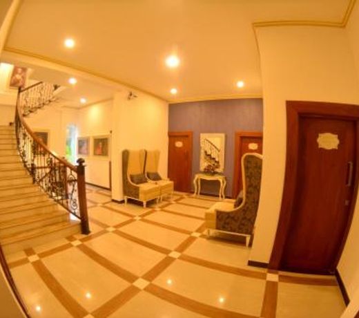 Negombo New Queen's Palace