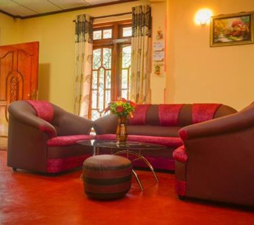 Lak Sewana Home Stay