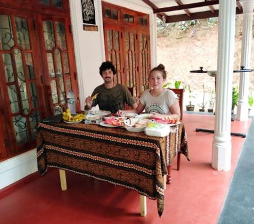 Lak Sewana Home Stay
