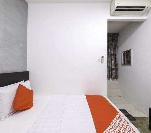 OYO 728 Tai Pan Hotel