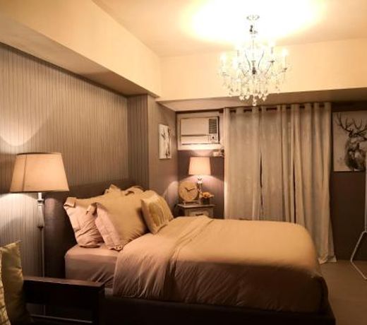 Centrio Tower Beside Ayala Studio Unit with Balcony 23