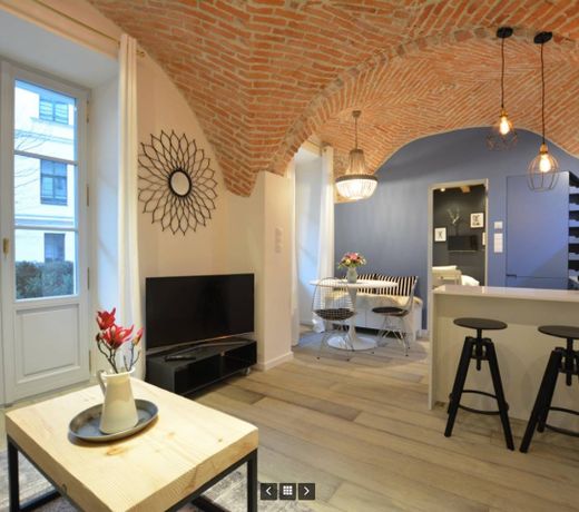 Apartment 5. by DaSilva