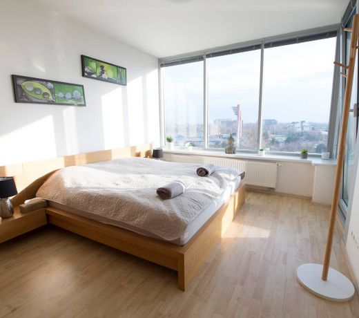 Lota apartment free parking III towers