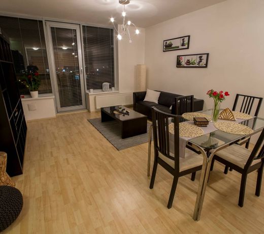 Lota apartment free parking III towers