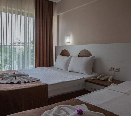 Monna Roza Garden Hotel