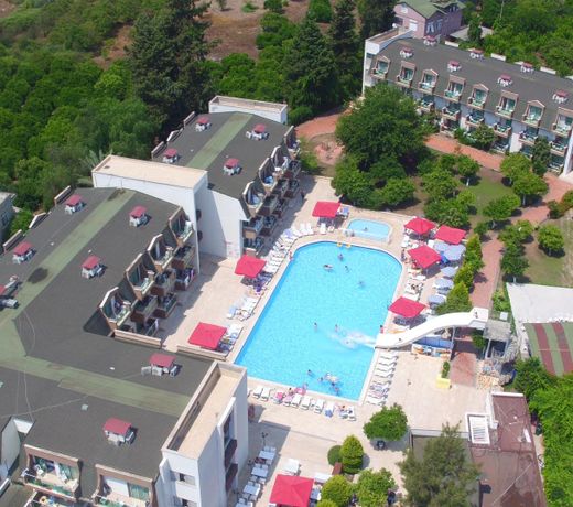 Monna Roza Garden Hotel