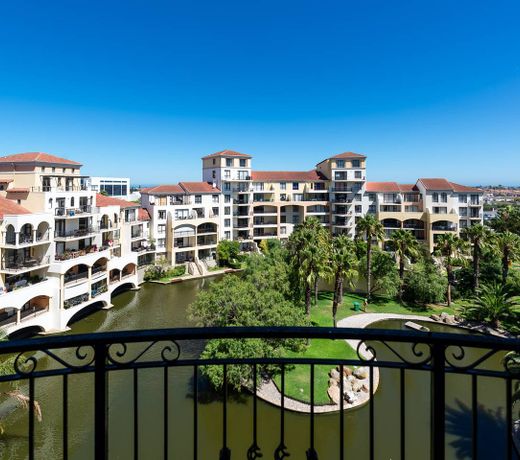 Island Club Apartments