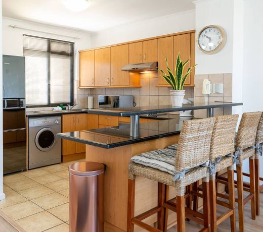 Island Club Apartments