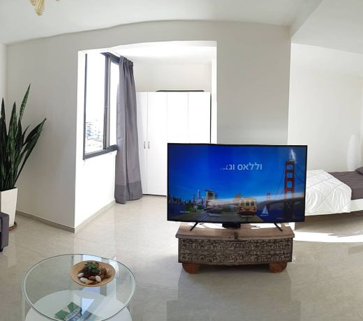 The Airy Loft - Bat Yam
