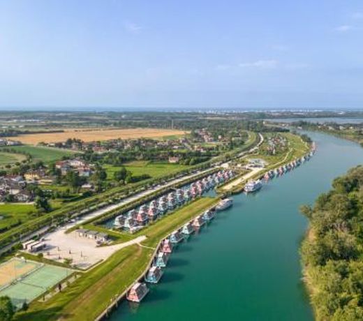 Marina Azzurra Resort