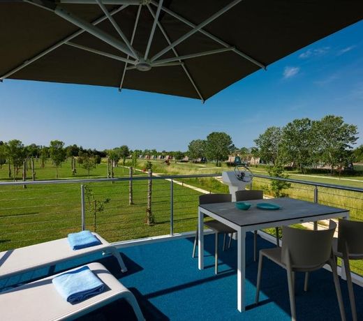 Marina Azzurra Resort