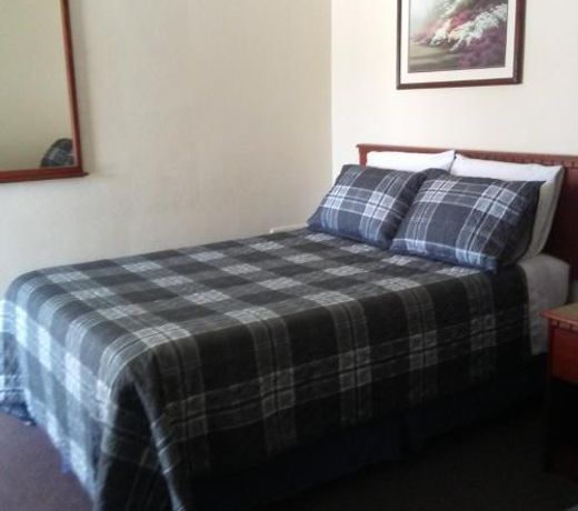 Windsor Crossroads Motel