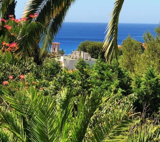THE ADDRESS CASSIS