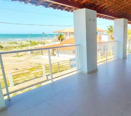 Casa duplex beira mar reformada com piscina no Peito MoÃ§a