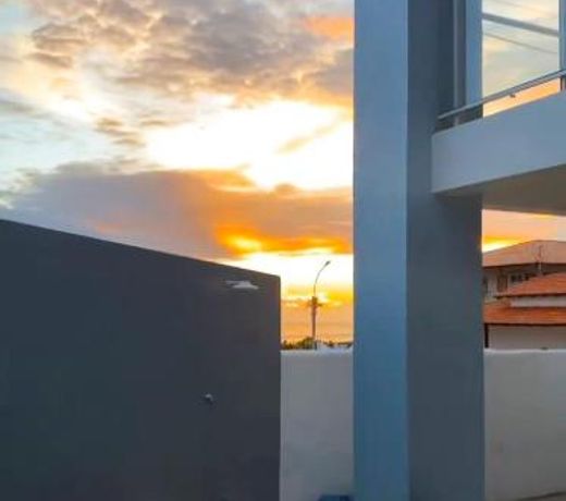 Casa duplex beira mar reformada com piscina no Peito MoÃ§a