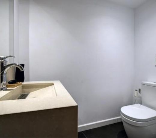 Wonderful views in luxury apartment