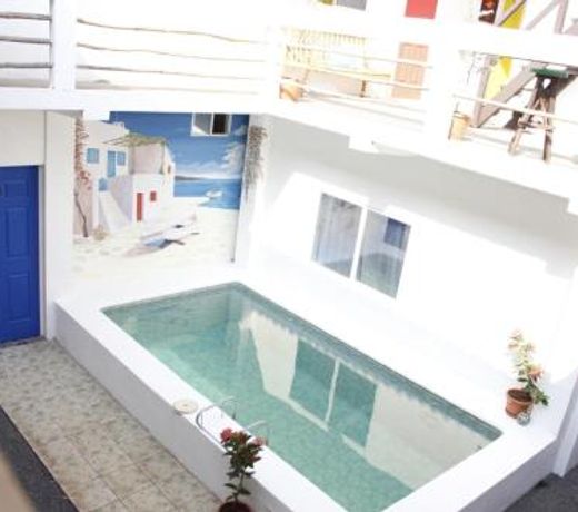 Santorini Lodge