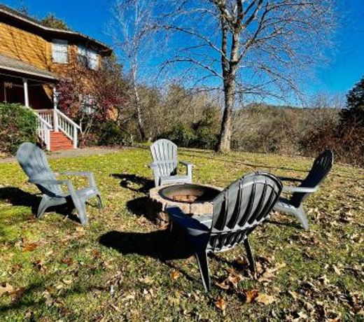 5Bedrooms*4KING BEDS*OUTSTANDING LOCATION*HotTub*