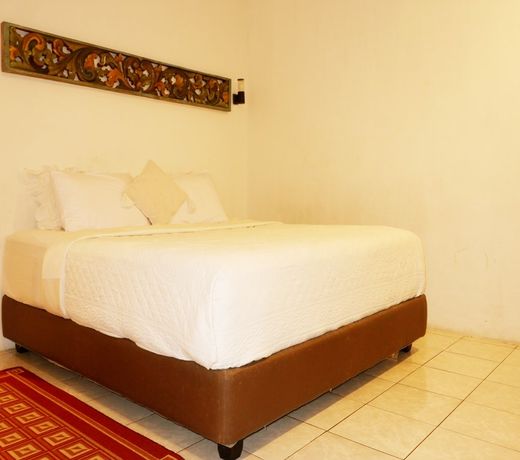 OYO 604 Cemara's Homestay
