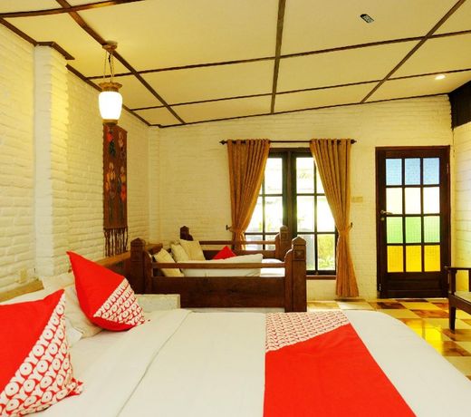 OYO 604 Cemara's Homestay