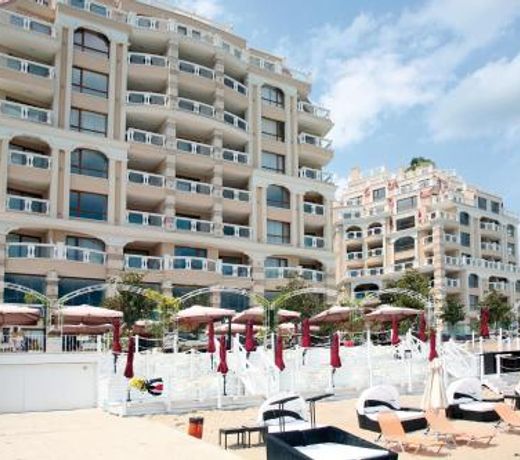 La Mer Luxury Apartments