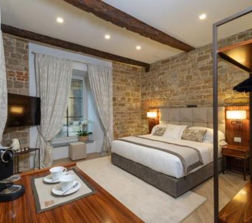 Donati Luxury Tower Suites