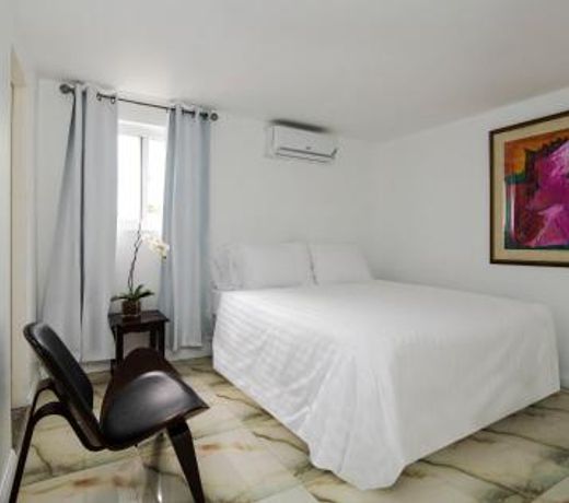 Pulse Rooms at Trafalgar