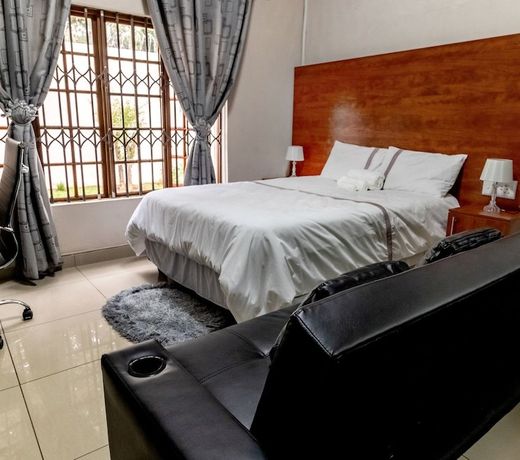 Aura Guest House