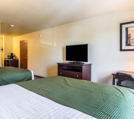 Cobblestone Hotel & Suites - Torrington