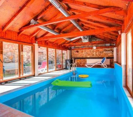 Holiday house Jucinovi Dvori, Starigrad Paklenica with pool