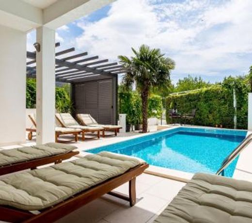 Villa Duce in Omis, private pool