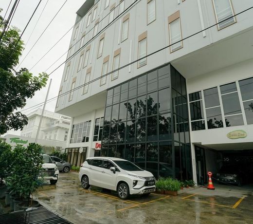 Deli Hotel