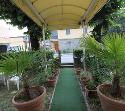 Scuole Bed and Car