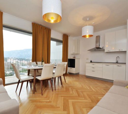 Luxury apartment with swimming pool in Dobrota