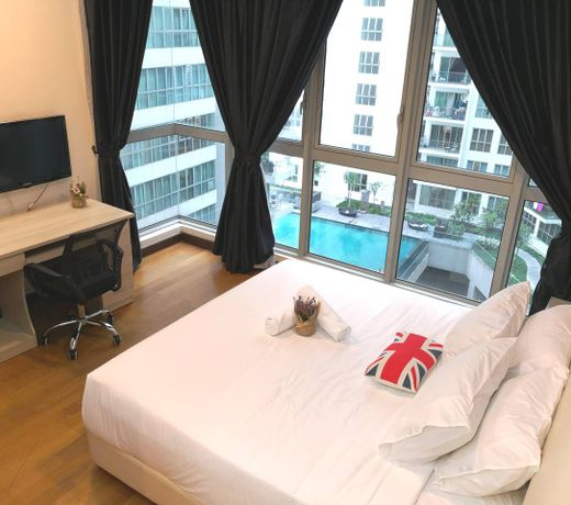 KLCC Inifinity Pool - The Regalia Residences & Suites by KL minsu