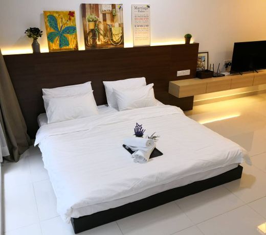 KLCC Inifinity Pool - The Regalia Residences & Suites by KL minsu