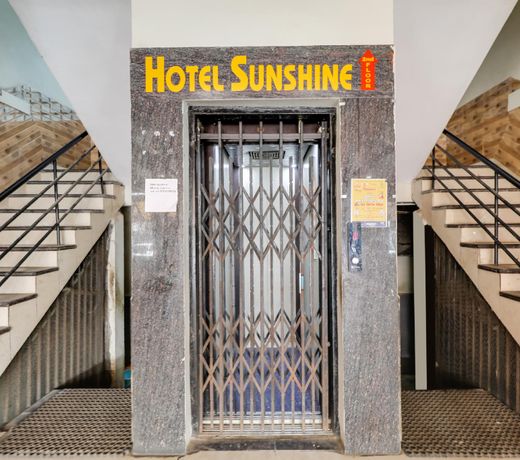 OYO 16733 Hotel Sunshine