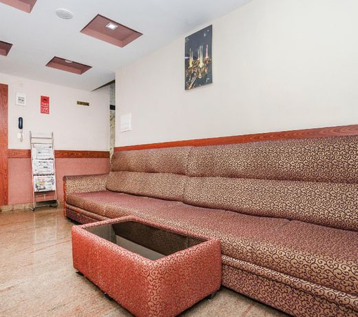 OYO 436 Emirates Suites